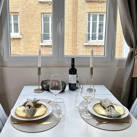 Porte De Versailles - Executive With Lift *