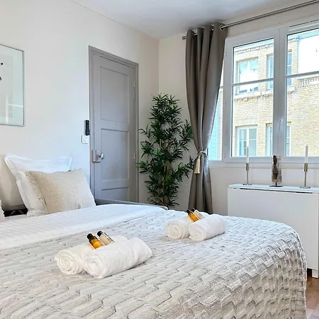 Porte De Versailles - Executive With Lift *