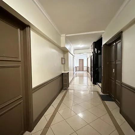 Porte De Versailles - Executive With Lift Apartment