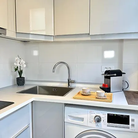 Porte De Versailles - Executive With Lift Apartment